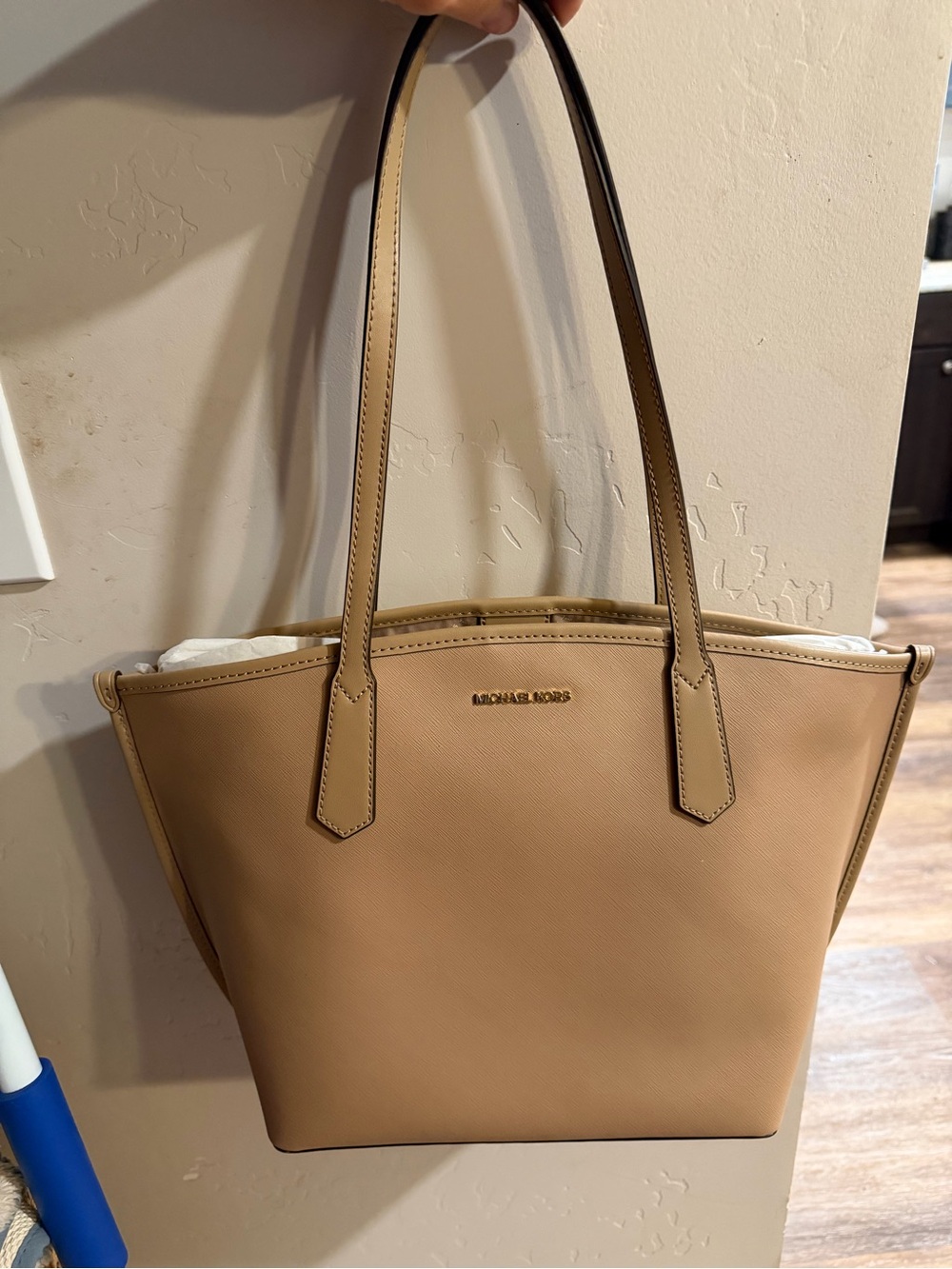 Michael Kors Beige Saffiano Leather Tote. Brand new. No tags